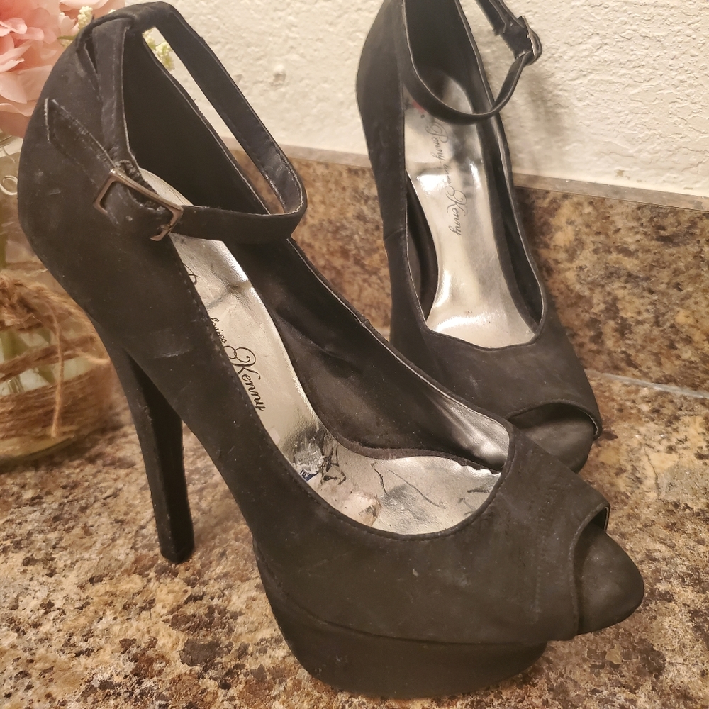 Platform Heels - Picture 4 of 7